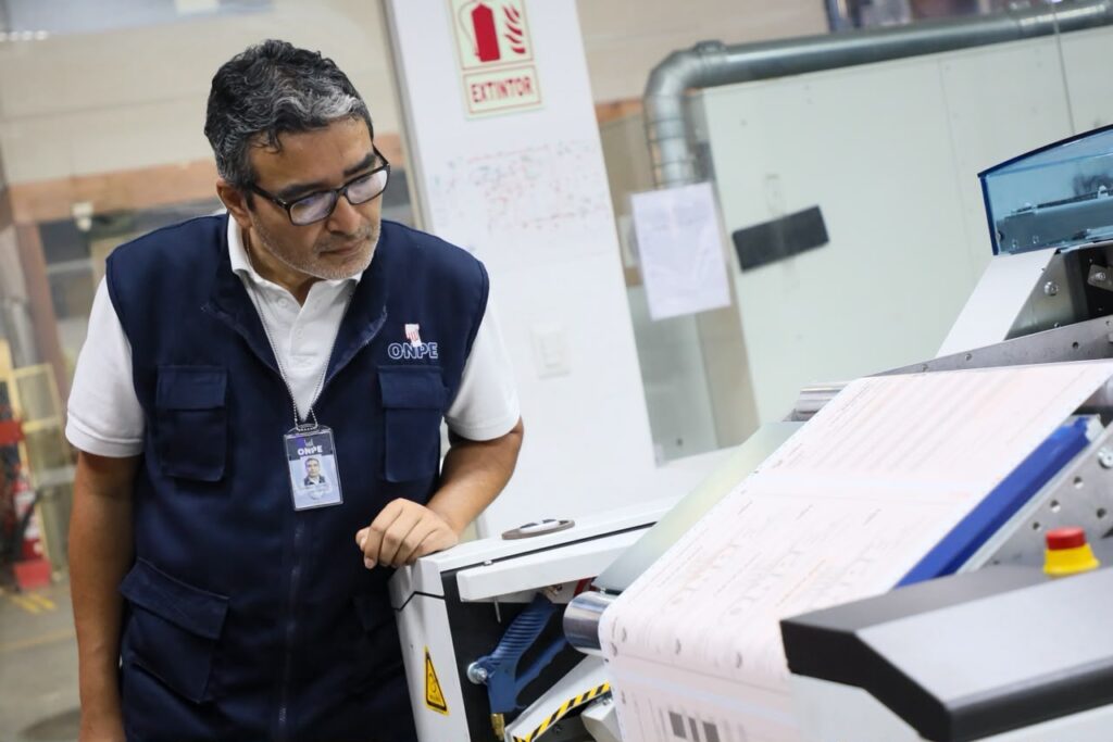 ONPE comenzó impresión de cerca de noventa mil actas electorales para las elecciones regionales y municipales