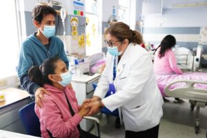 EsSalud da un paso histórico hacia una atención más humana: Pacientes hospitalizados podrán permanecer acompañados