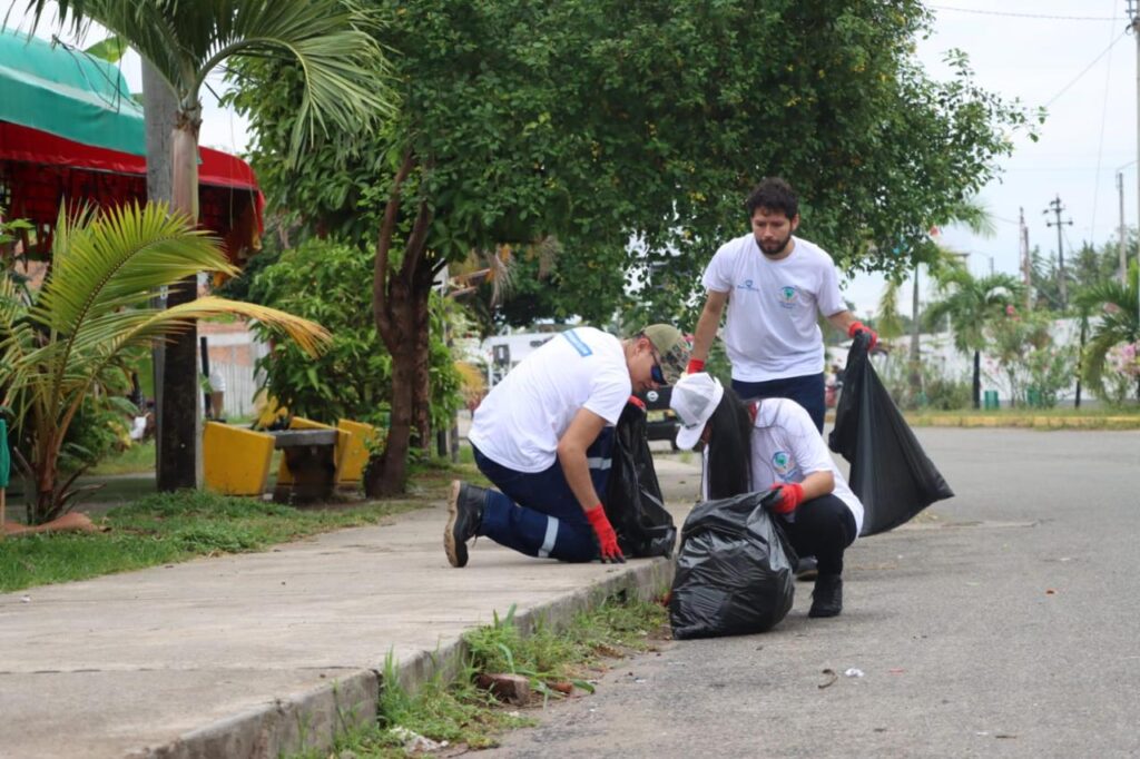 VOLUNTARIOS DE ELECTRO ORIENTE SE SUMAN AL CUIDADO AMBIENTAL CON JORNADA DE LIMPIEZA EN TARAPOTO
