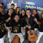 Adultos mayores de EsSalud crean marinera dedicada al papa León XIV